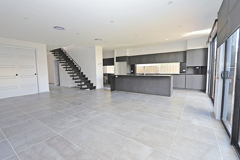 Photo - 1/82 Doonmore Street, Penrith NSW 2750 - Image 3