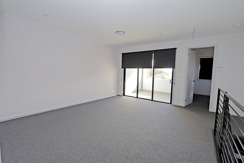 Photo - 1/82 Doonmore Street, Penrith NSW 2750 - Image 6