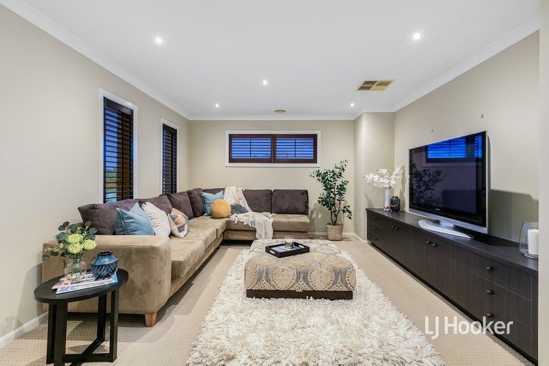 Photo - 182 Dunnings Road, Point Cook VIC 3030 - Image 12