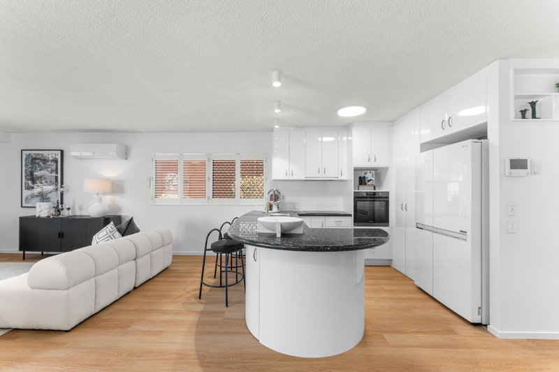 Photo - 1/82 Esplanade , Golden Beach QLD 4551 - Image 4