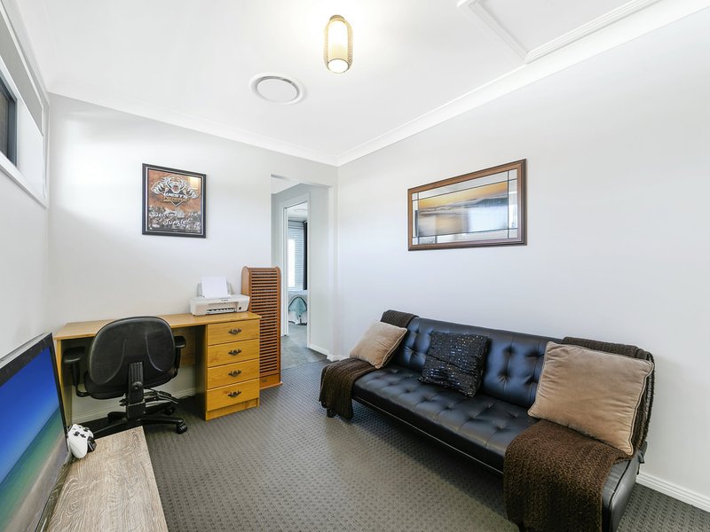 Photo - 1/82 Goobarabah Avenue, Lake Haven NSW 2263 - Image 8