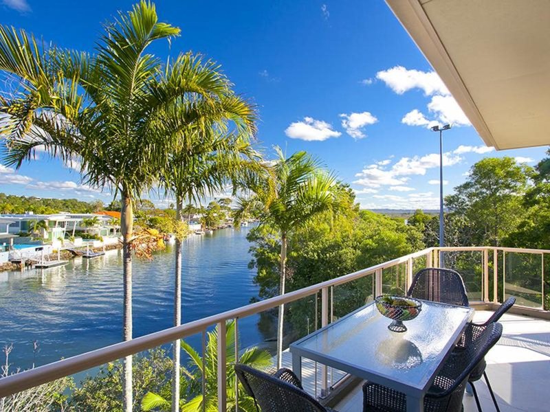 Photo - 18/2 Hastings Street, Noosa Heads QLD 4567 - Image 1