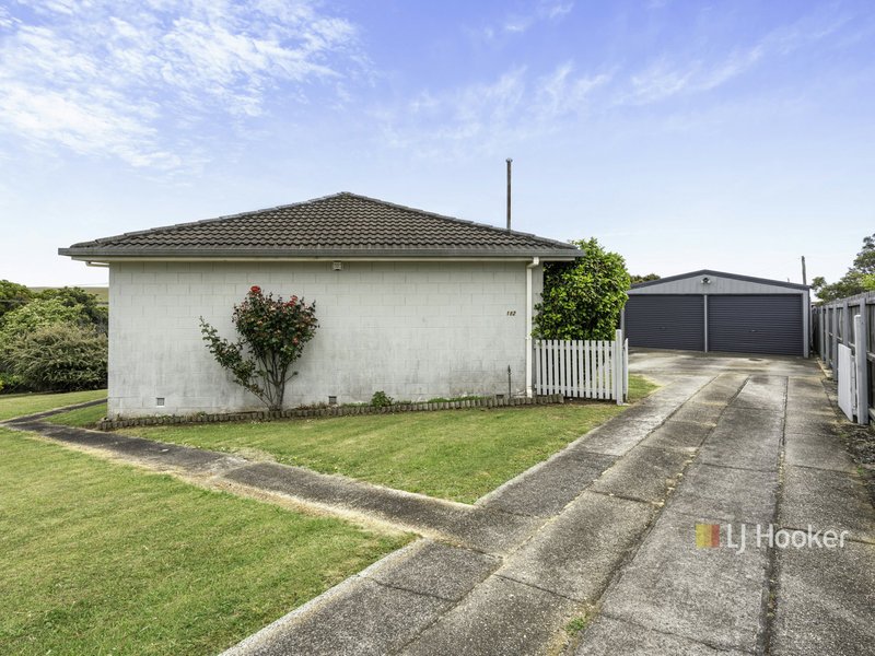 Photo - 182 Madden Street, Devonport TAS 7310 - Image 10