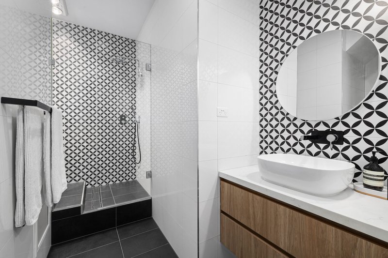 Photo - 182 Mill Park Drive, Mill Park VIC 3082 - Image 10