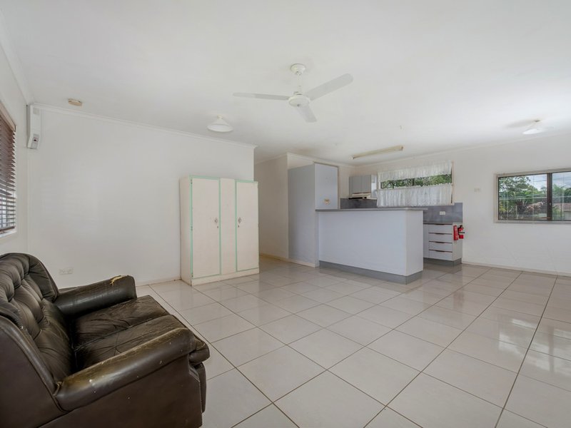 Photo - 182 Moorindil Street, Tewantin QLD 4565 - Image 3