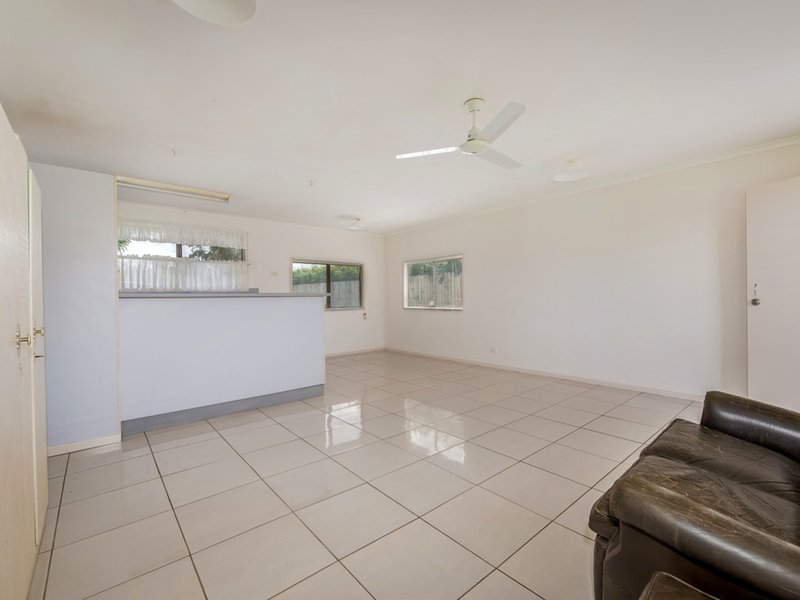 Photo - 182 Moorindil Street, Tewantin QLD 4565 - Image 4