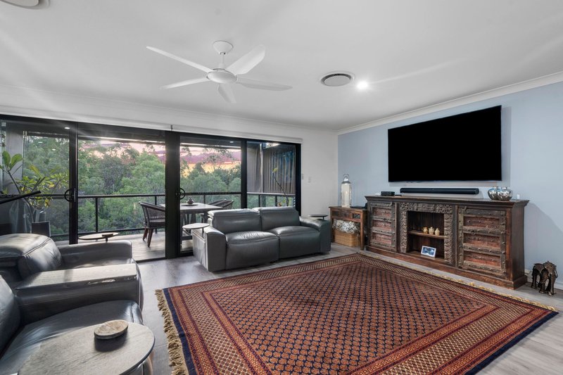 Photo - 18/2 Ridgeline Way, Highland Park QLD 4211 - Image 3