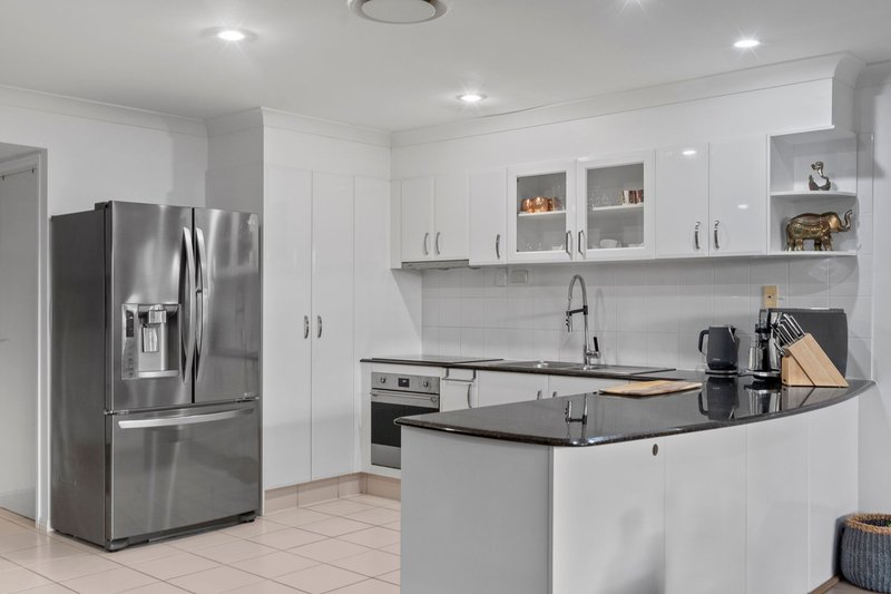 Photo - 18/2 Ridgeline Way, Highland Park QLD 4211 - Image 5
