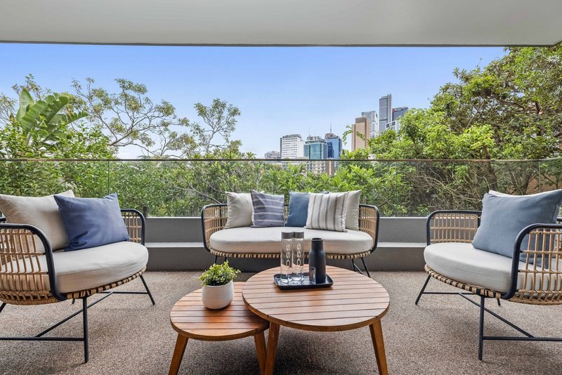 Photo - 18/2 Spruson Street, Neutral Bay NSW 2089 - Image 2