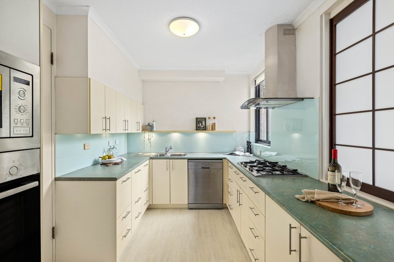 Photo - 18/2 Spruson Street, Neutral Bay NSW 2089 - Image 4