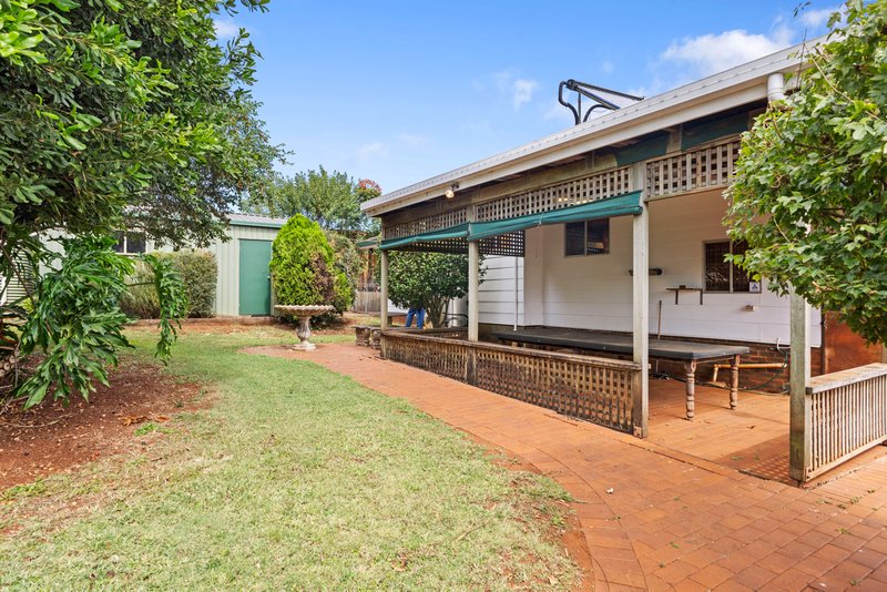 Photo - 182 Tor Street, Rockville QLD 4350 - Image 4