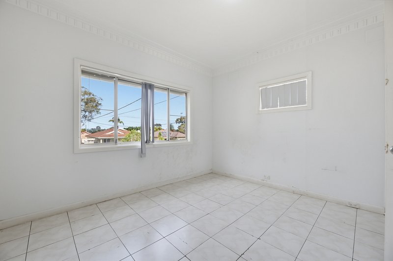 Photo - 182 Virgil Avenue, Chester Hill NSW 2162 - Image 5