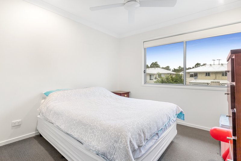 Photo - 18/20 Eminence Lane, Bridgeman Downs QLD 4035 - Image 8