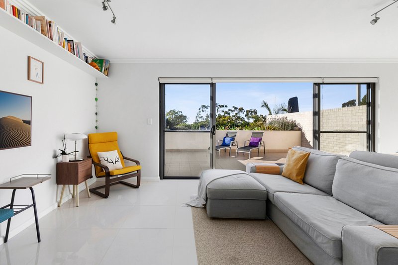 Photo - 18/21-25 Gulliver Street, Brookvale NSW 2100 - Image 2