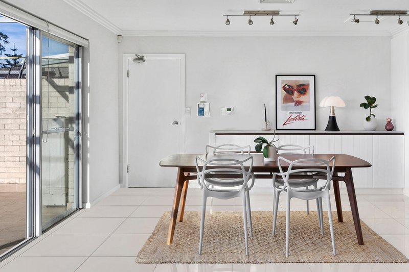 Photo - 18/21-25 Gulliver Street, Brookvale NSW 2100 - Image 4