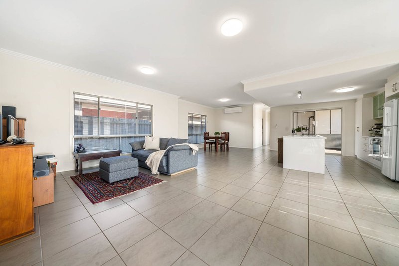 Photo - 18/21 Andersson Court, Highfields QLD 4352 - Image 5