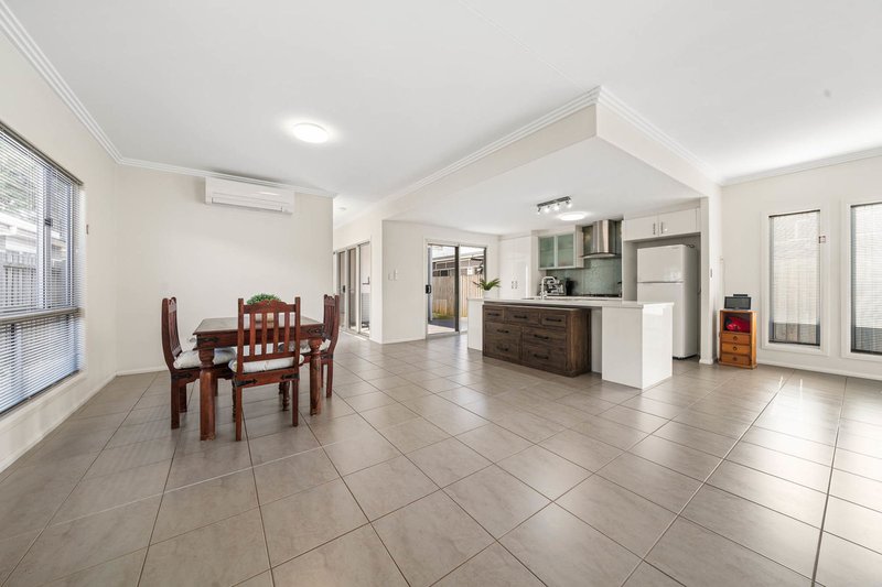 Photo - 18/21 Andersson Court, Highfields QLD 4352 - Image 8