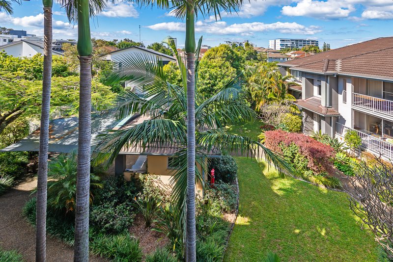 Photo - 18/22 Oleander Avenue, Biggera Waters QLD 4216 - Image 6