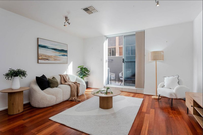 Photo - 18/237 Wakefield Street, Adelaide SA 5000 - Image 1