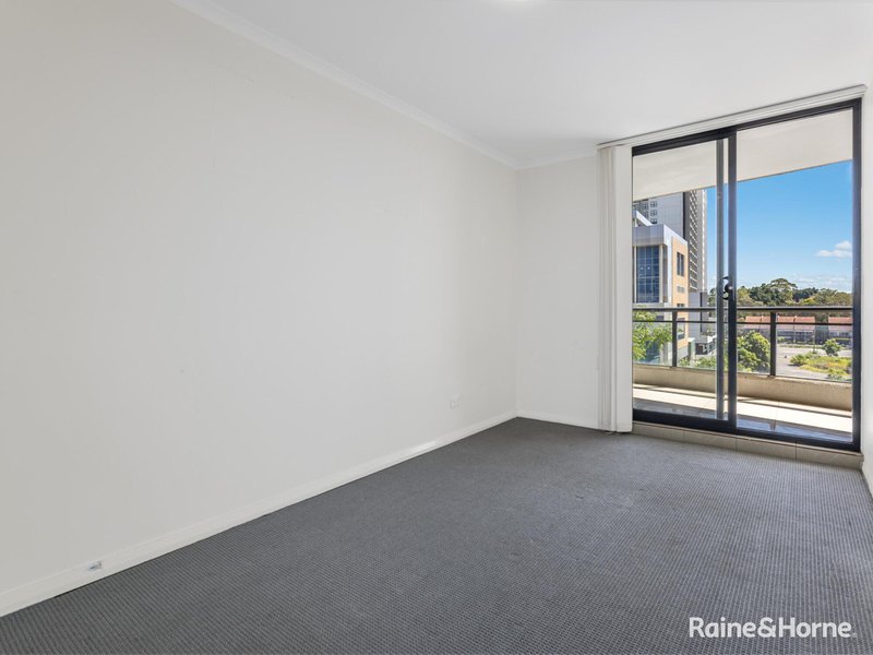 Photo - 18/26-30 Hassall Street, Parramatta NSW 2150 - Image 4