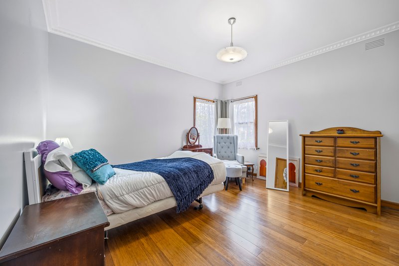 Photo - 1/826 Bond Street, Mount Pleasant VIC 3350 - Image 10