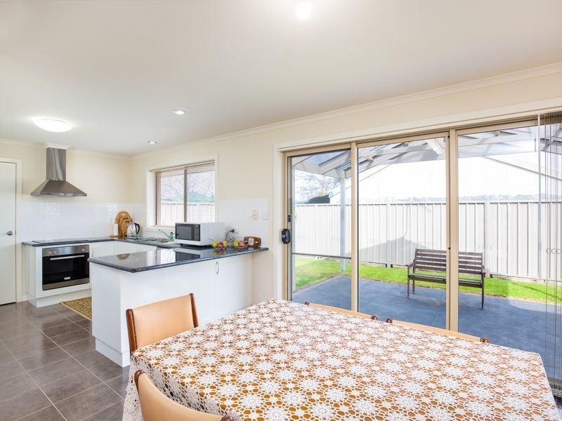 Photo - 18/2A Coolabah Street, Mount Gambier SA 5290 - Image 2