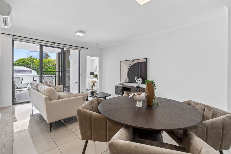 Photo - 18/3 Bennett Street, Toowong QLD 4066 - Image 4