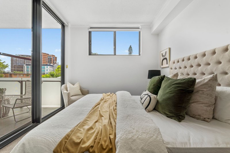 Photo - 18/3 Bennett Street, Toowong QLD 4066 - Image 9