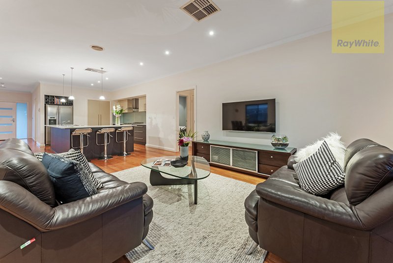 Photo - 183 Central Park Avenue, Craigieburn VIC 3064 - Image 6