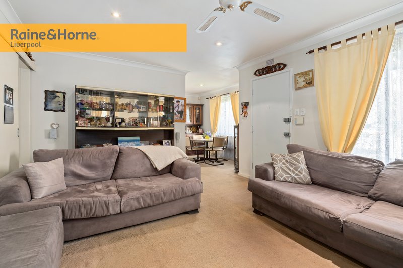 Photo - 183 Hoxton Park Road, Cartwright NSW 2168 - Image 2