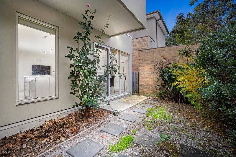 Photo - 18/3 Old Plenty Road, South Morang VIC 3752 - Image 12