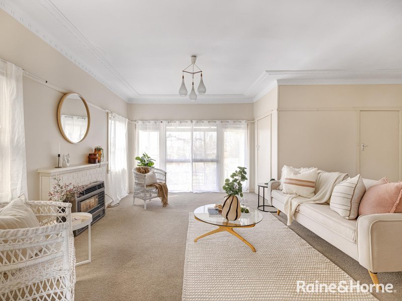 Photo - 183 Seymour Street, Bathurst NSW 2795 - Image 6