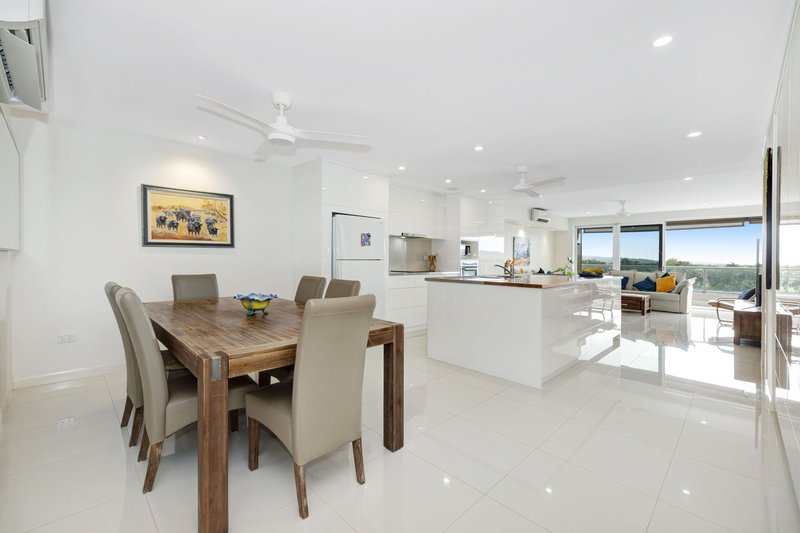 Photo - 18/30-32 Fitzgerald Esplanade, Innisfail QLD 4860 - Image 2