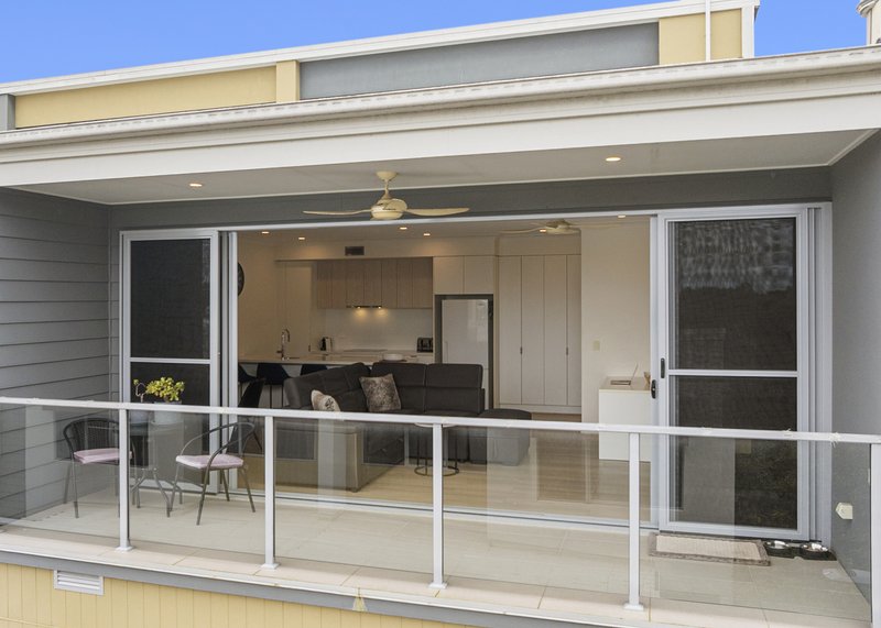 Photo - 18/3031 The Boulevard, Carrara QLD 4211 - Image 3
