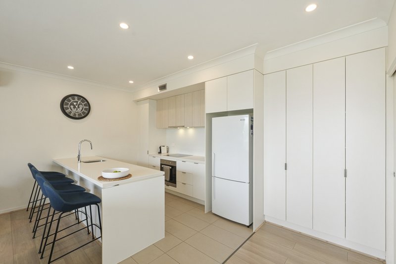 Photo - 18/3031 The Boulevard, Carrara QLD 4211 - Image 8