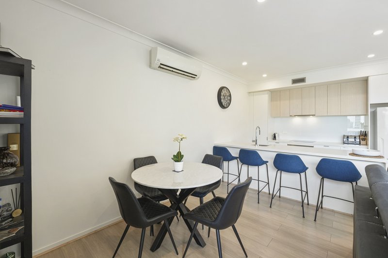 Photo - 18/3031 The Boulevard, Carrara QLD 4211 - Image 9