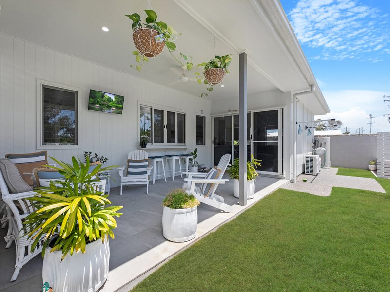 Photo - 1/835 Boat Harbour Drive 'The Anchorage" , Urangan QLD 4655 - Image 3