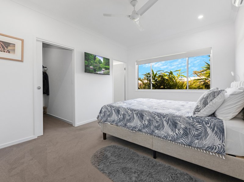 Photo - 1/835 Boat Harbour Drive, Urangan QLD 4655 - Image 9