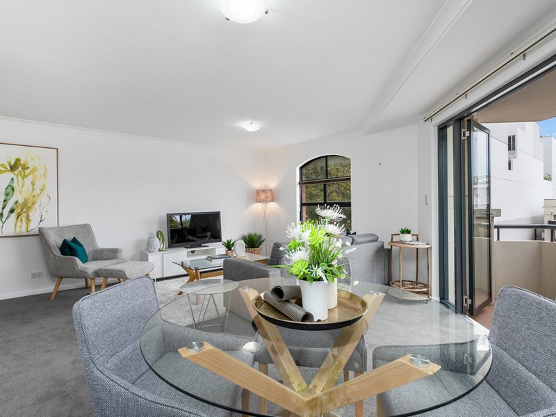 Photo - 18/37 Brown Street, East Perth WA 6004 - Image 5