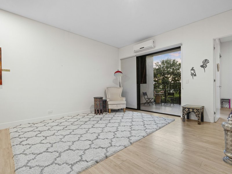 Photo - 18/39-41 Clarence Road, Indooroopilly QLD 4068 - Image 5