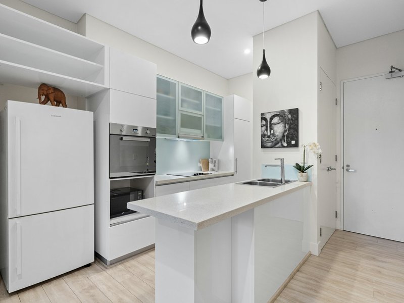 Photo - 18/39-41 Clarence Road, Indooroopilly QLD 4068 - Image 9