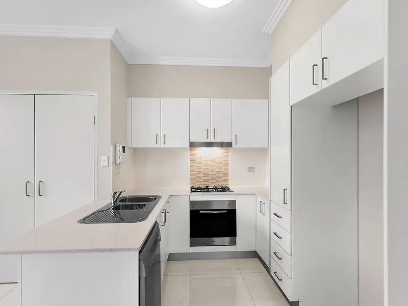 Photo - 18/4-6 Darcy Road, Westmead NSW 2145 - Image 2