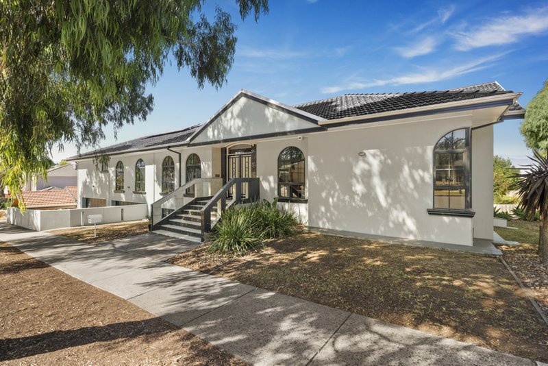 184 Blossom Park Drive, Mill Park VIC 3082