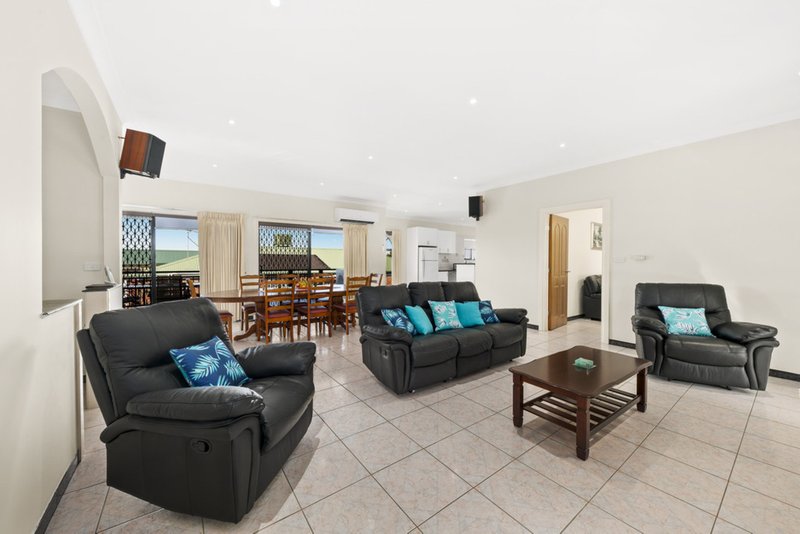 Photo - 184 Blossom Park Drive, Mill Park VIC 3082 - Image 3