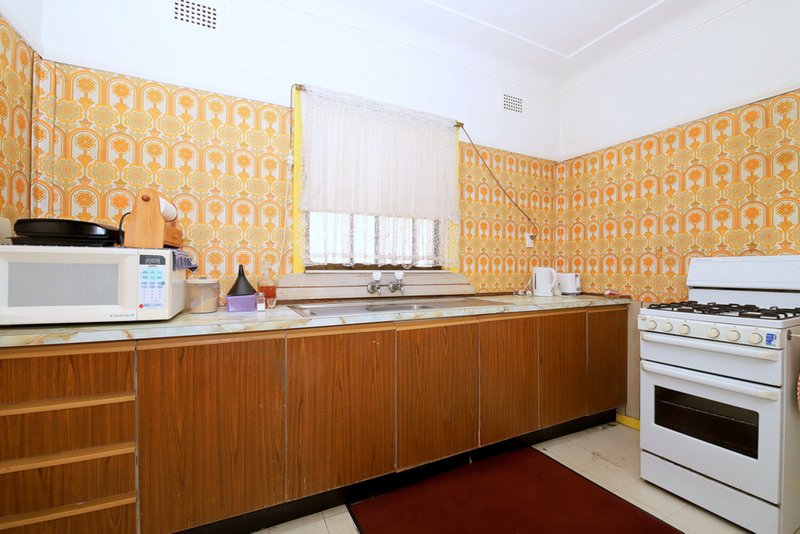 Photo - 184 Canterbury Road, Bankstown NSW 2200 - Image 4