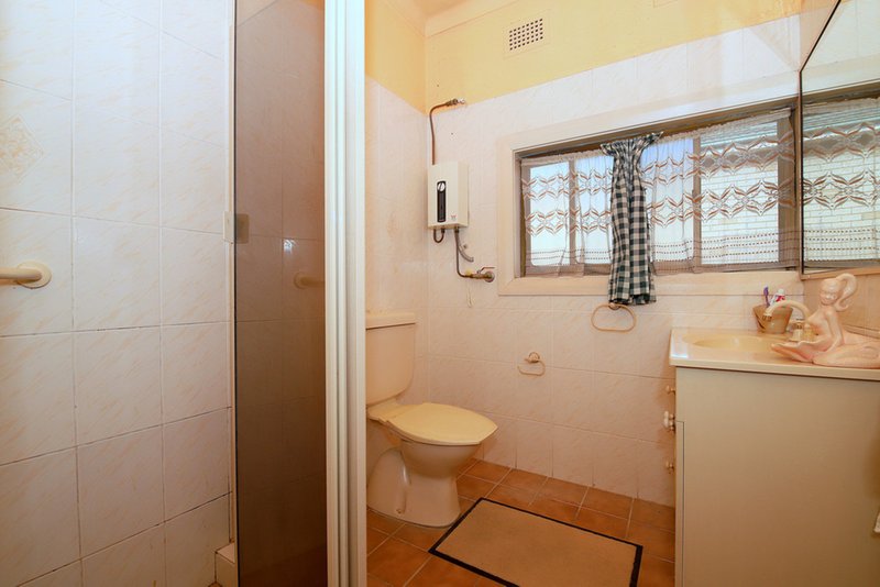 Photo - 184 Canterbury Road, Bankstown NSW 2200 - Image 7