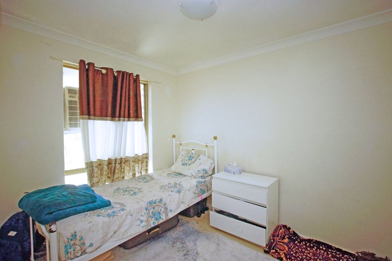 Photo - 184 Illawarra Crescent, Ballajura WA 6066 - Image 17