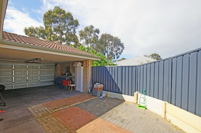 Photo - 184 Illawarra Crescent, Ballajura WA 6066 - Image 18