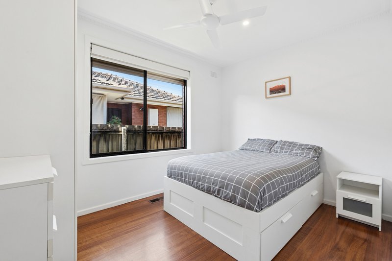 Photo - 184 Leamington Street, Reservoir VIC 3073 - Image 8
