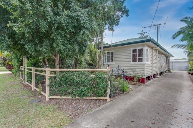 Photo - 184 Oxley Road, Graceville QLD 4075 - Image 2